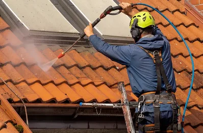 Démoussage et hydrofuge de toiture à Léotoing